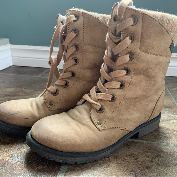 Roxy Boots - Picture 1 of 3